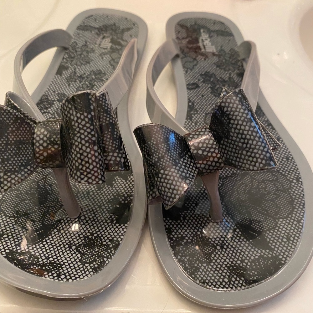 Flip flops
